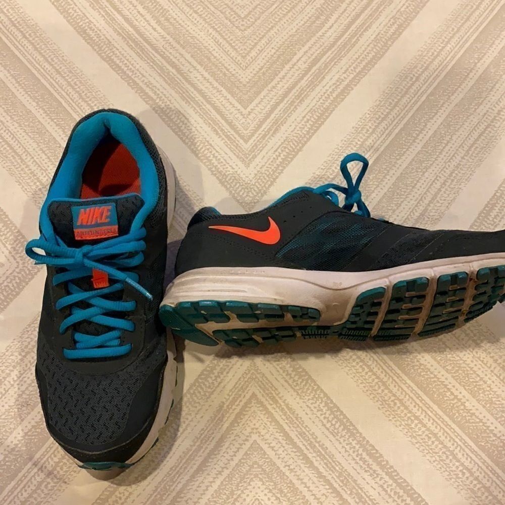 Nike Women’s Relentless 4 Aeroply Grey and Light Blue Sneakers Size 7.5